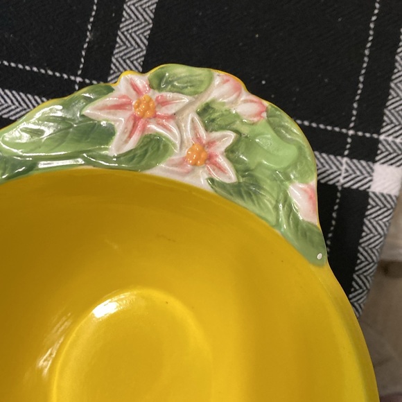 Temp-Tations Large Yellow Lemon Bowl - Picture 4 of 6